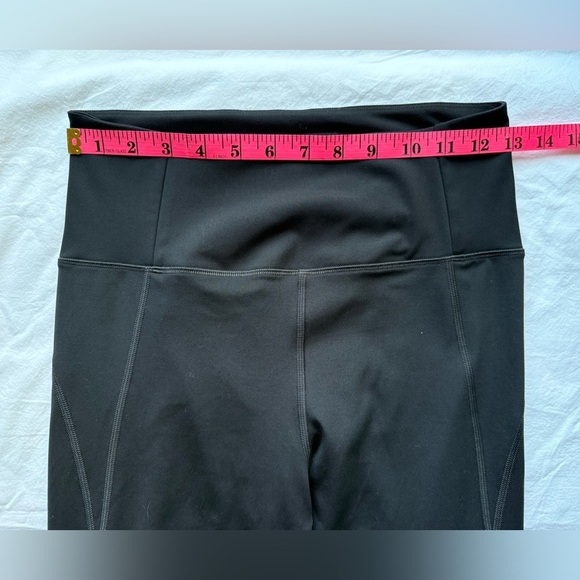 Girlfriend Collective Black Compressive High-Rise Leggings. - Picture 7 of 10